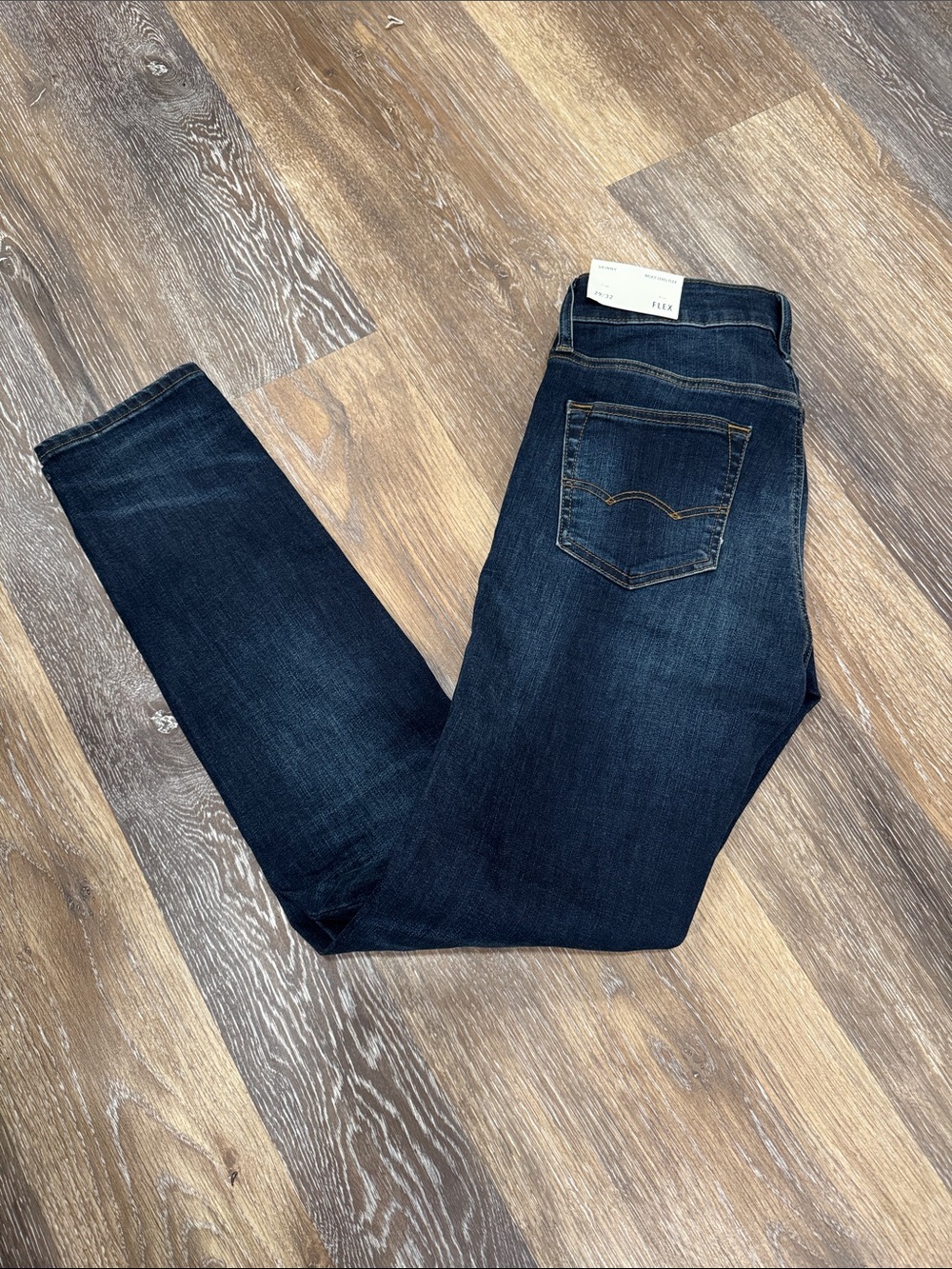 NWT, women’s American Eagle, Next Level Flex- Skinny, medium wash, size 29/32